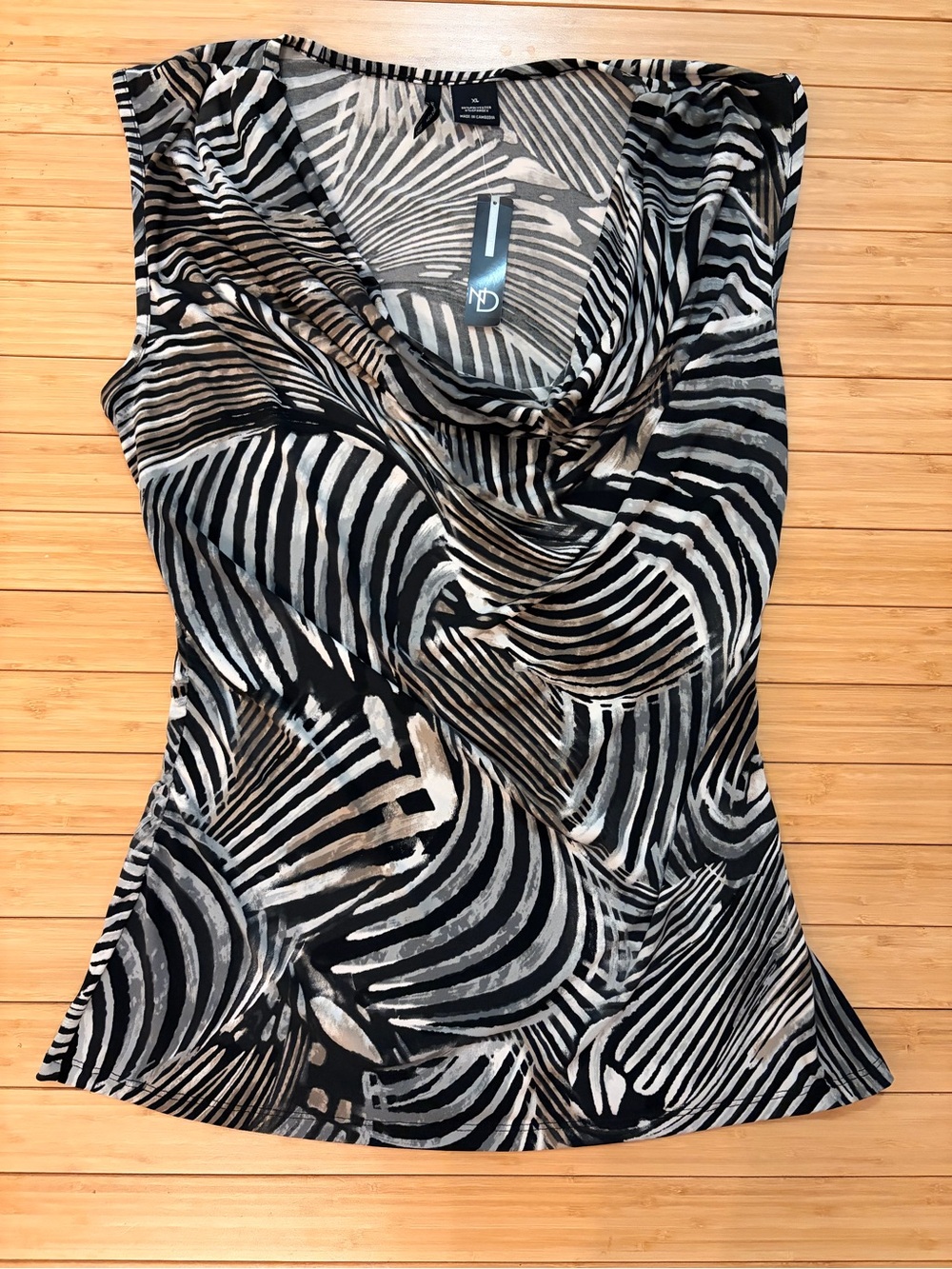 New Directions size XL Cowl Neck Printed Sleeveless Top